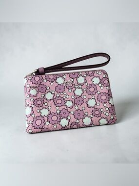 Coach Lavender & White Floral Wristlet - New with tags